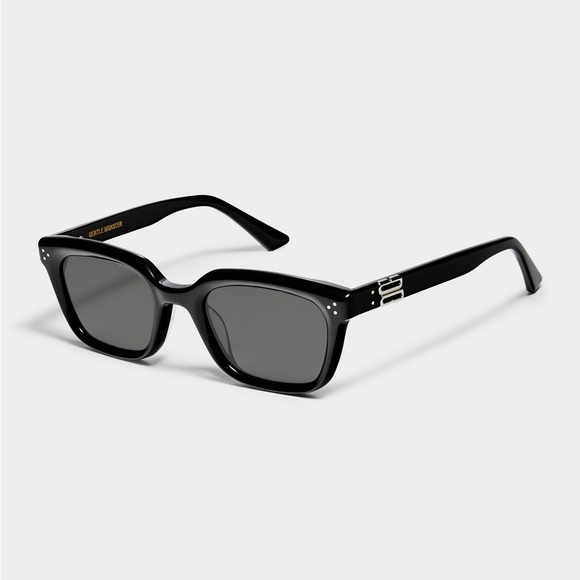 GENTLE MONSTER “MUSEE 01” Sunglasses in Black - Picture 2 of 6